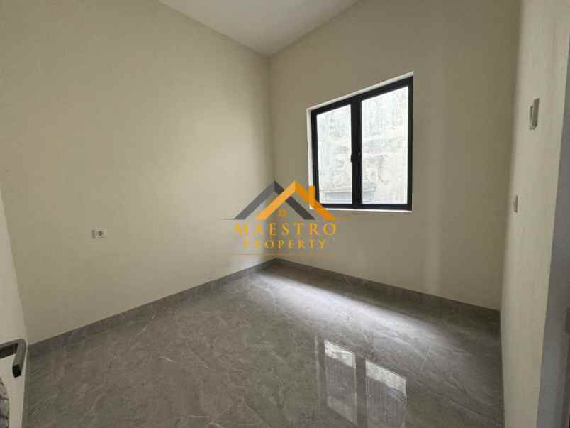 dijual villa komplek katamso palace