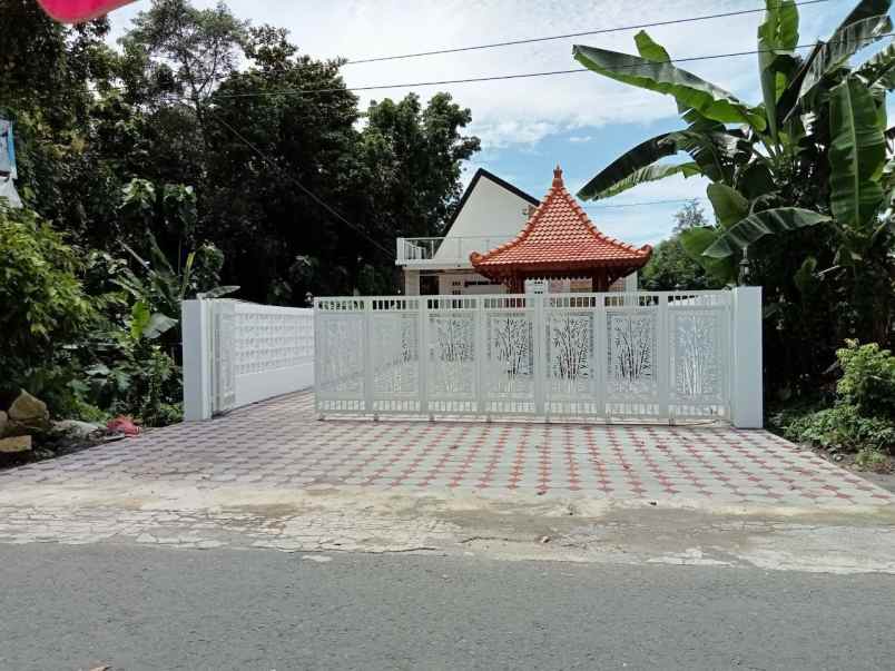 dijual villa potorono banguntapan