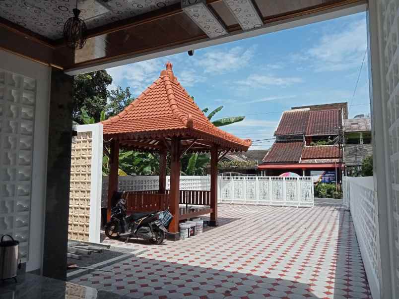 dijual villa potorono banguntapan