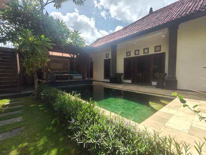 dijual villa raya sanur