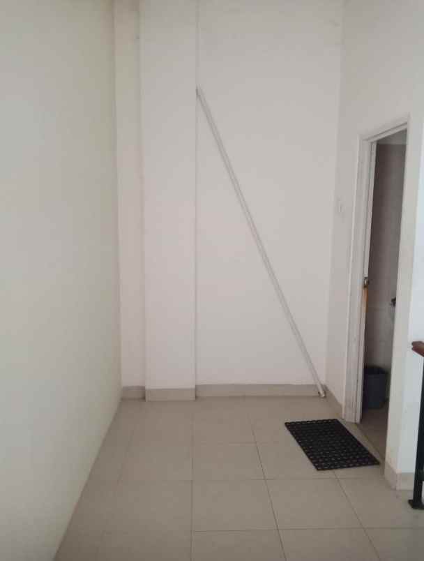 disewakan dijual ruko pasar laris palm paradise