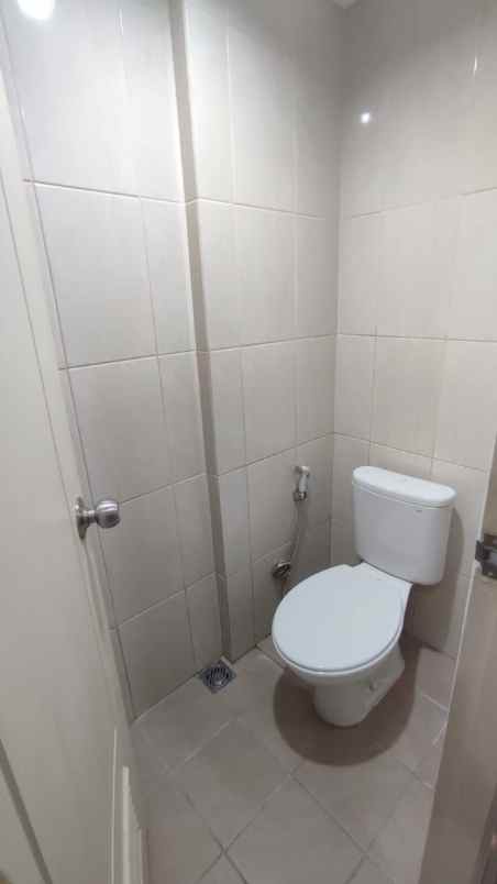 disewakan murah apartemen osaka pik2 type studio