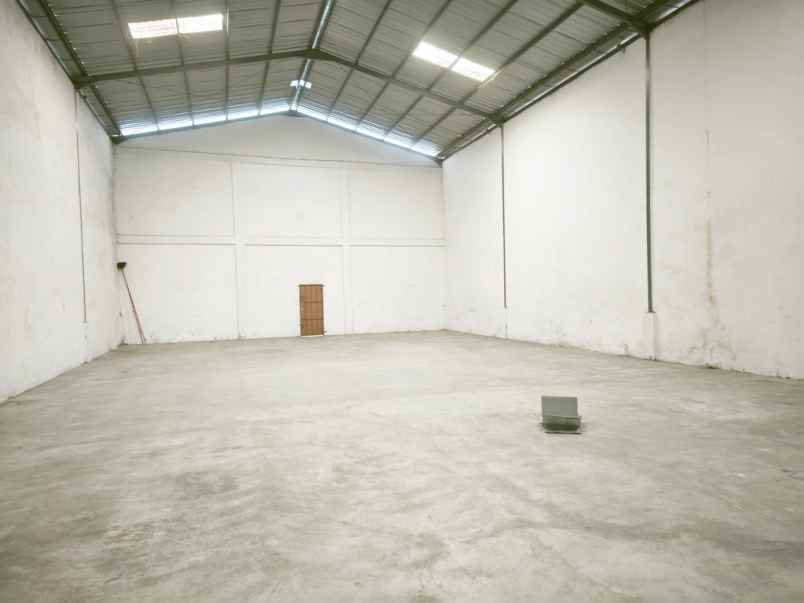 disewakan ruko gudang kantor diski trade center jalan