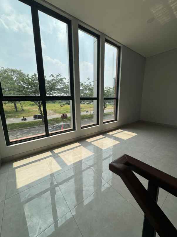 disewakan ruko gudang kantor front row kota wisata cibubur