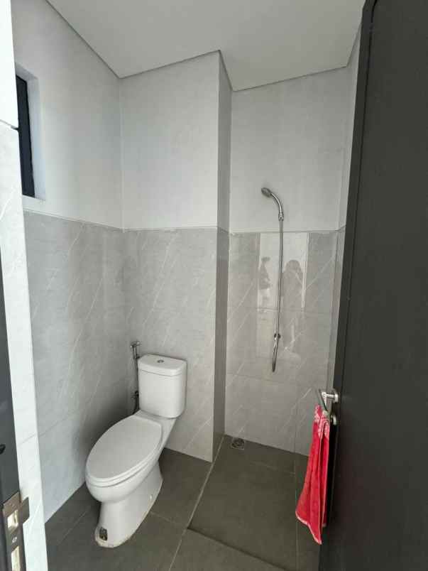 disewakan ruko gudang kantor front row kota wisata cibubur