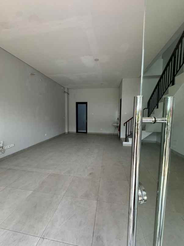 disewakan ruko gudang kantor front row kota wisata cibubur