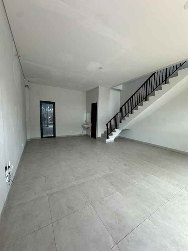 disewakan ruko gudang kantor front row kota wisata cibubur
