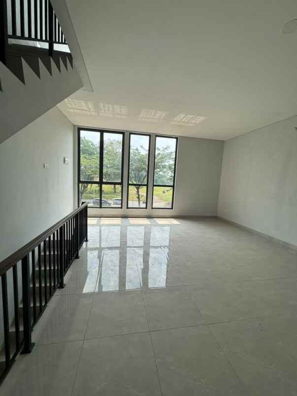disewakan ruko gudang kantor front row kota wisata cibubur