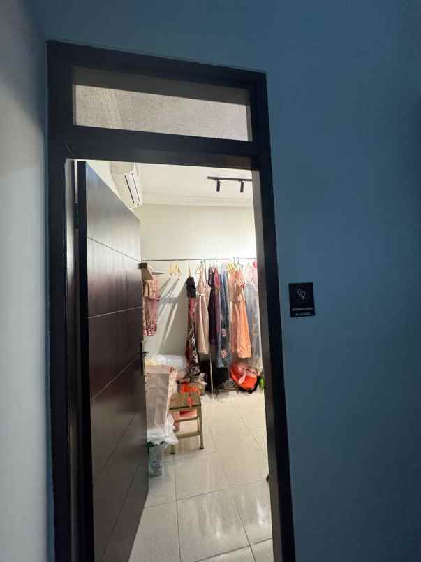 disewakan rumah babatan pantai