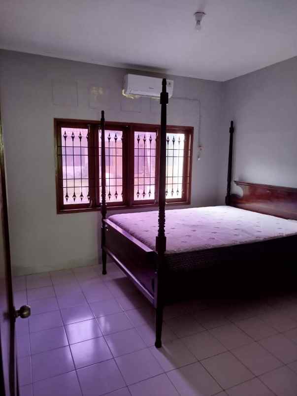 disewakan rumah baliview cirendeu jl