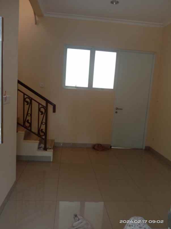 disewakan rumah cluster la seine jakarta