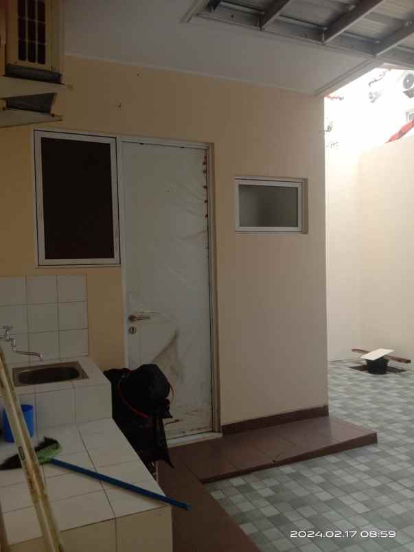 disewakan rumah cluster la seine jakarta