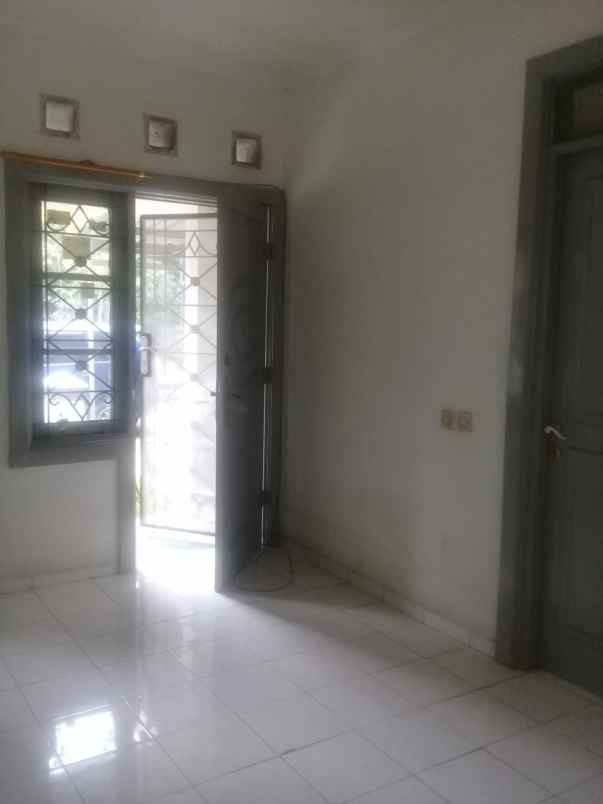 disewakan rumah cluster taman cikini