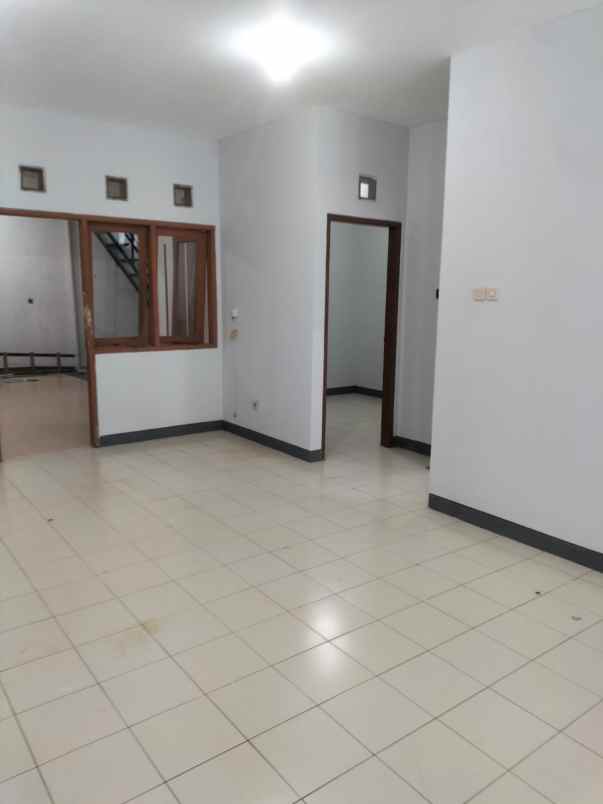 disewakan rumah cluster taman sari harapan
