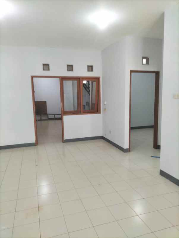disewakan rumah cluster taman sari harapan