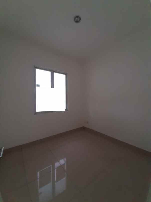 disewakan rumah cluster thames jakarta