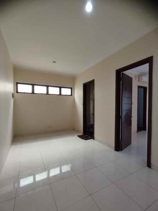 disewakan rumah discovery bintaro