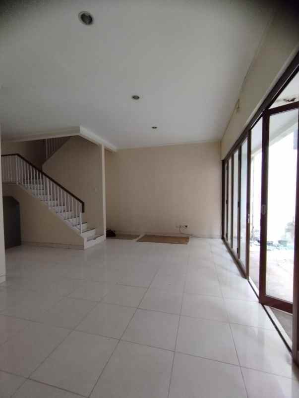 disewakan rumah discovery bintaro