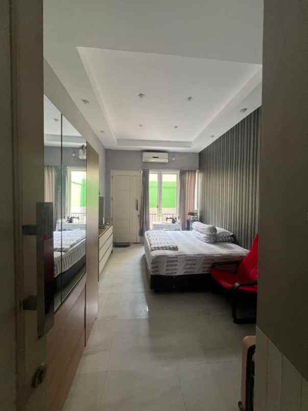 disewakan rumah dukuh kupang barat