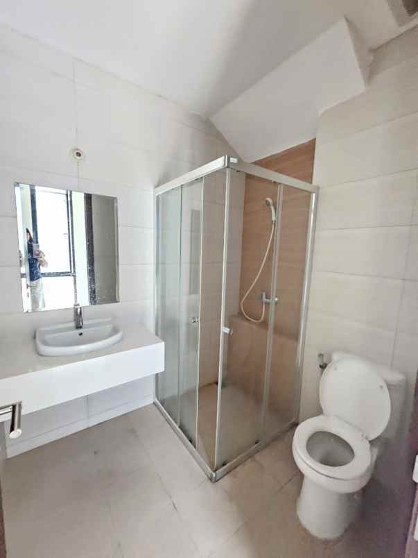 disewakan rumah eldora suvarna sutera