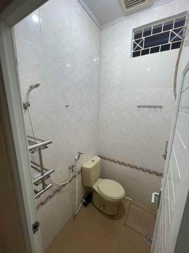 disewakan rumah metland menteng