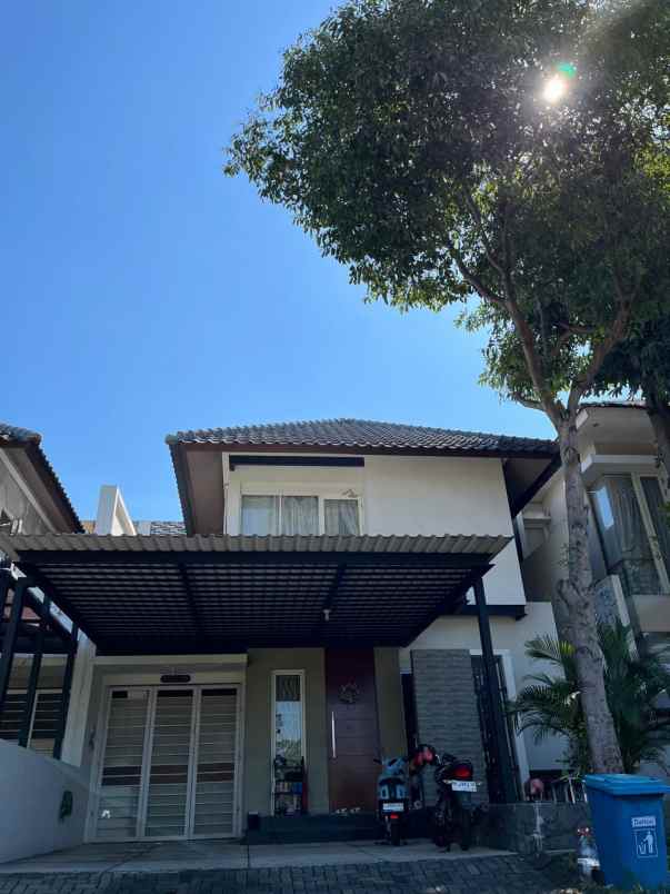 disewakan rumah villa taman telaga