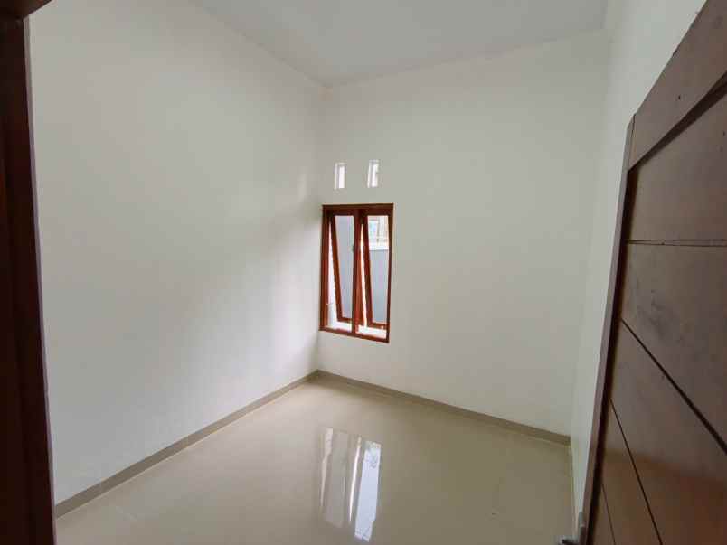 hunian 1 lantai nyaman strategis di balecatur gamping