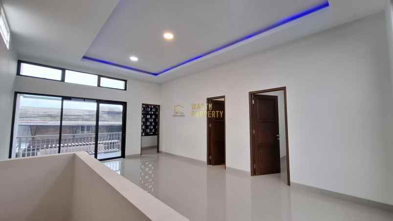 hunian mewah modern 2 lantai di kawasan elit palagan