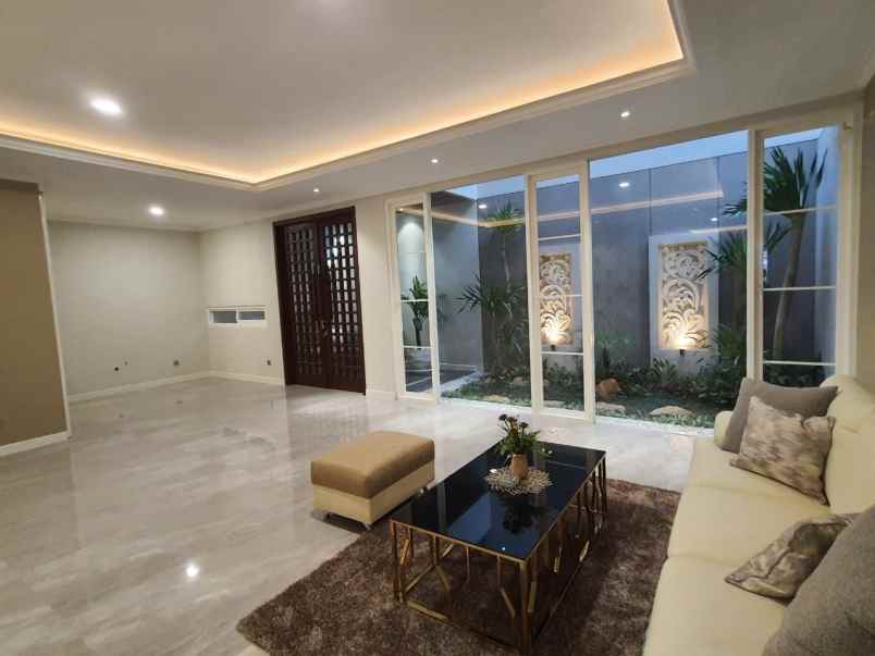 jual rumah baru mewah elegant di citraland surabaya