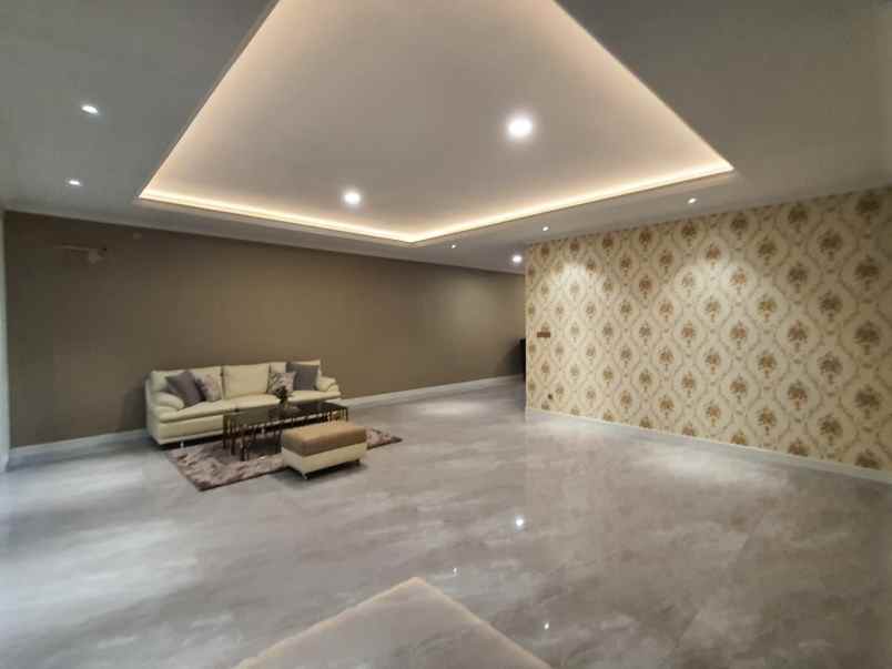 jual rumah baru mewah elegant di citraland surabaya