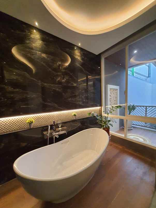 jual rumah baru mewah elegant di citraland surabaya