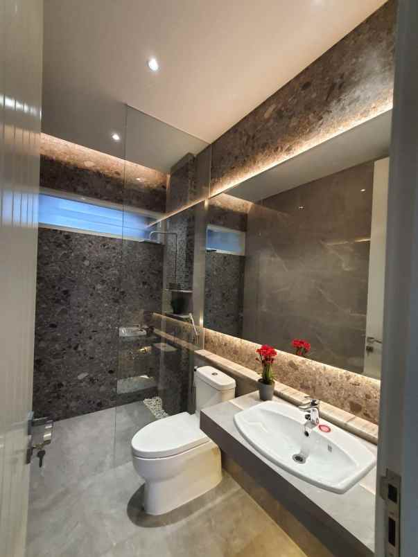 jual rumah baru mewah elegant di citraland surabaya