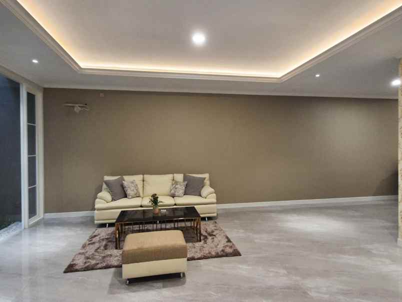 jual rumah baru mewah elegant di citraland surabaya