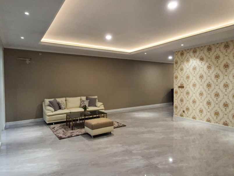 jual rumah baru mewah elegant di citraland surabaya
