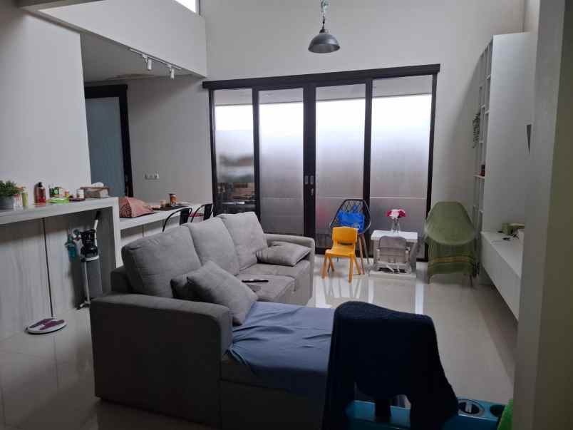 jual rumah komplek di vila dago benda baru