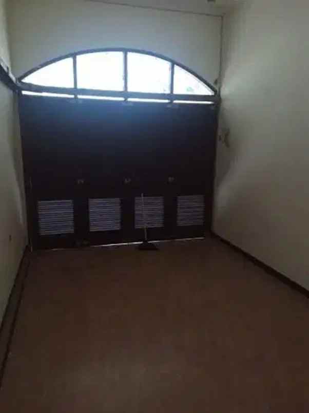 jual rumah mewah di jalan lebak indah regency surabaya