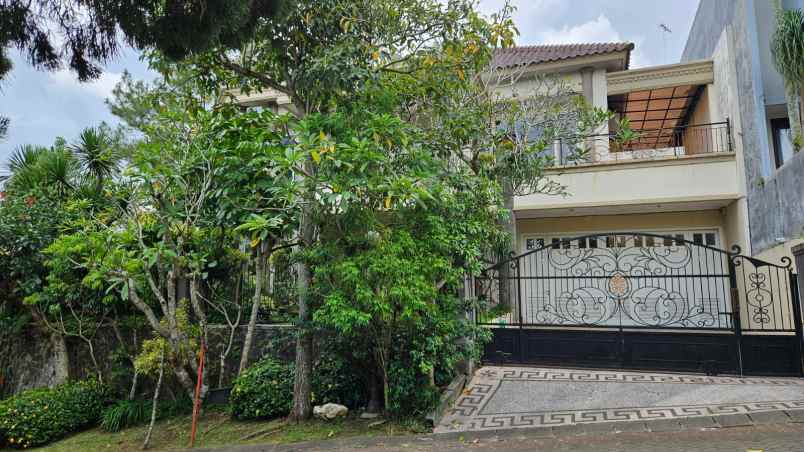jual rumah mewah luas area villa puncak tidar malang
