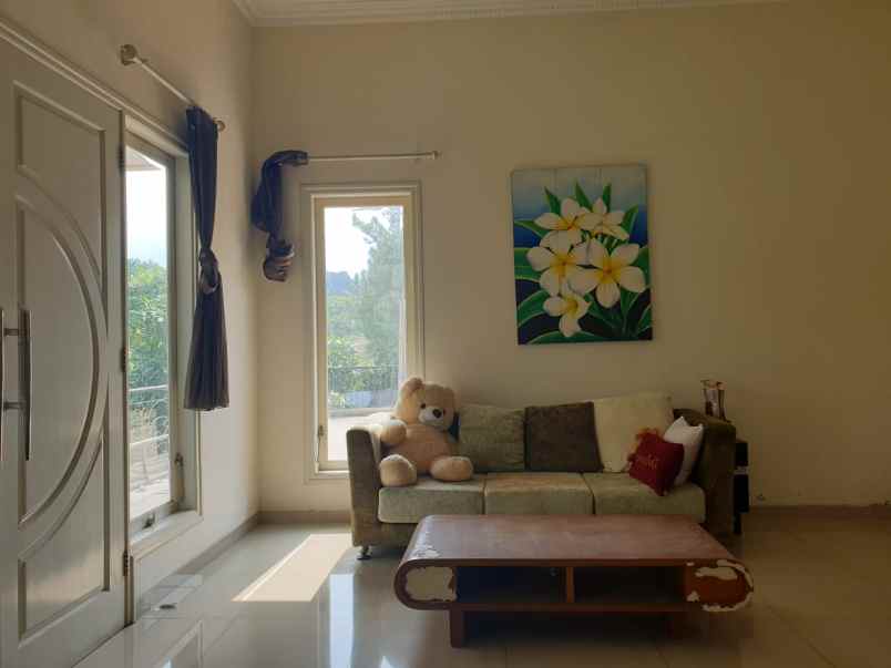 jual rumah mewah luas area villa puncak tidar malang