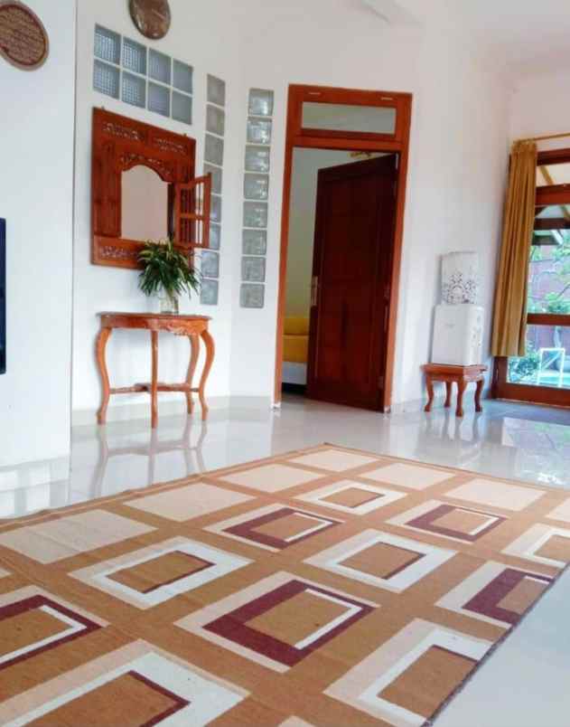 jual villa luas cantik di cisarua kab bogor