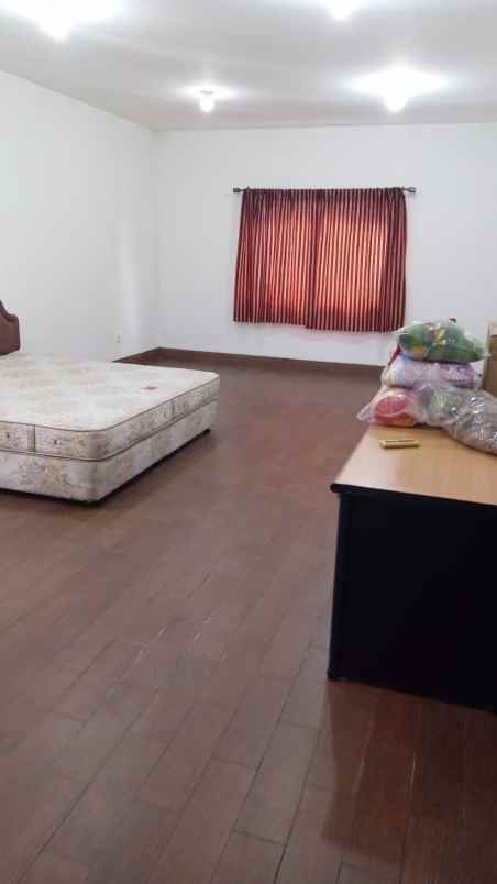 pabrik exx central kitchen carl s junior