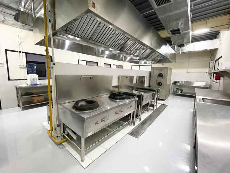 pabrik exx central kitchen carl s junior