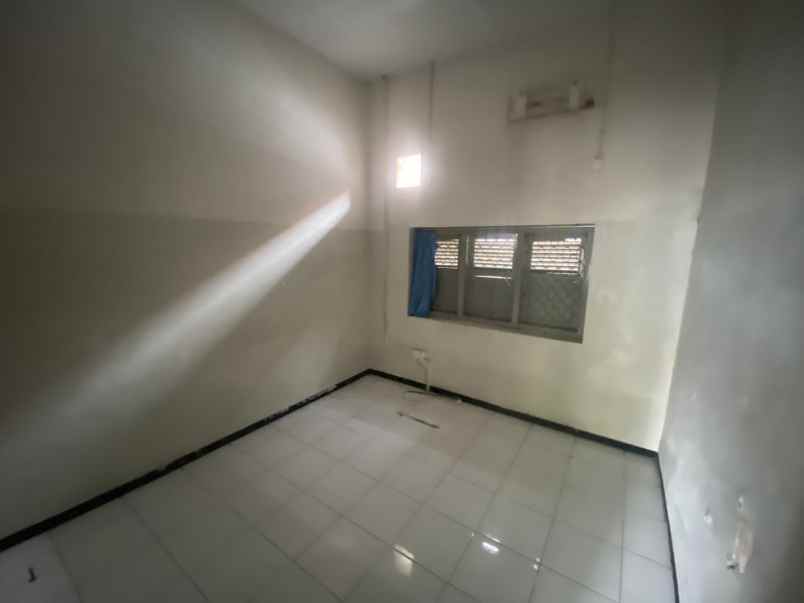 ruko gudang kantor lumajang