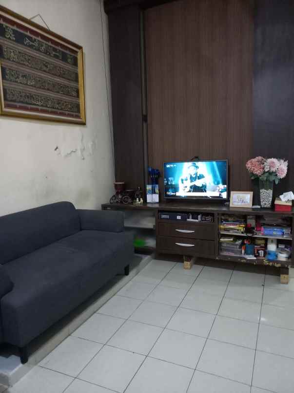 rumah 2 lantai 575 juta di jln narogong bekasi timur