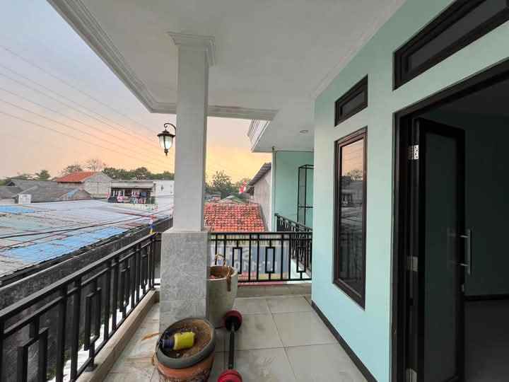 rumah 2 lantai bangunan baru di tapos cimanggis depok