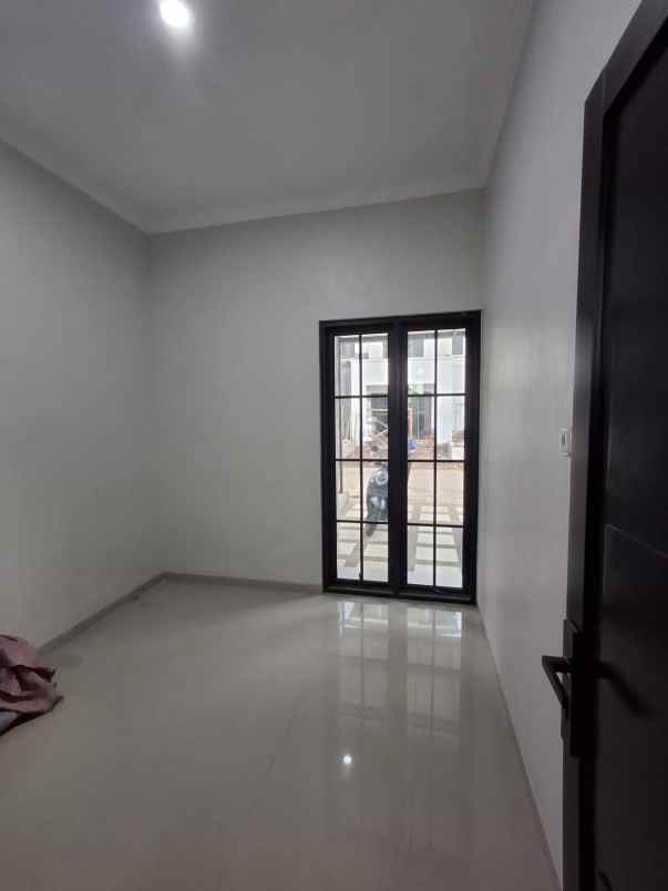 rumah 2 lantai desain modern dekat exit tol malang
