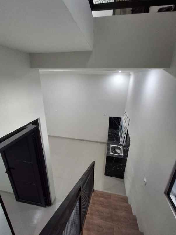 rumah 2 lantai desain modern dekat exit tol malang