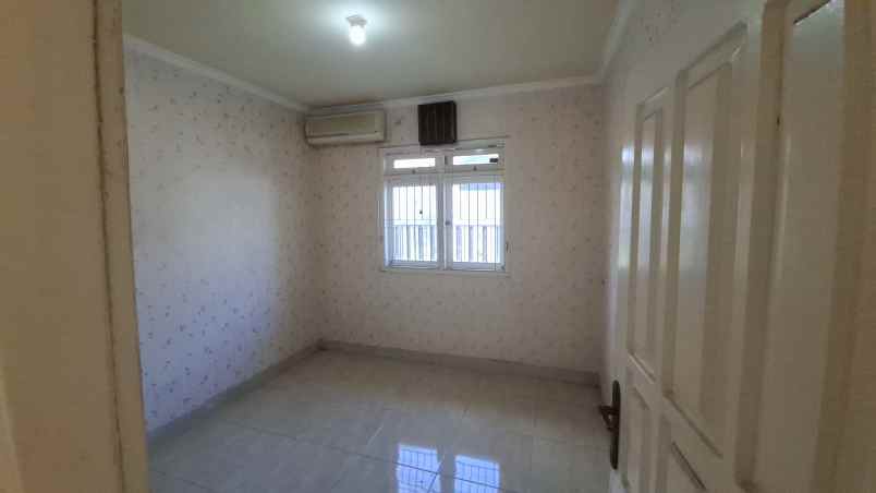 rumah 2 lantai di perumahan bukit permai jember