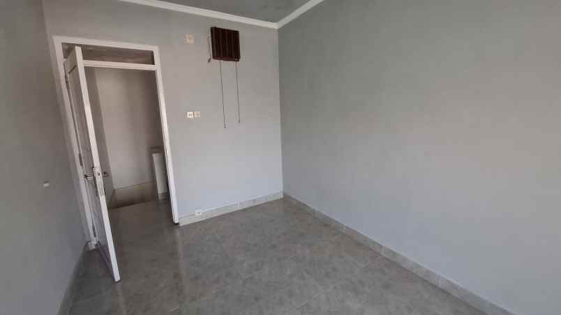 rumah 2 lantai di perumahan bukit permai jember