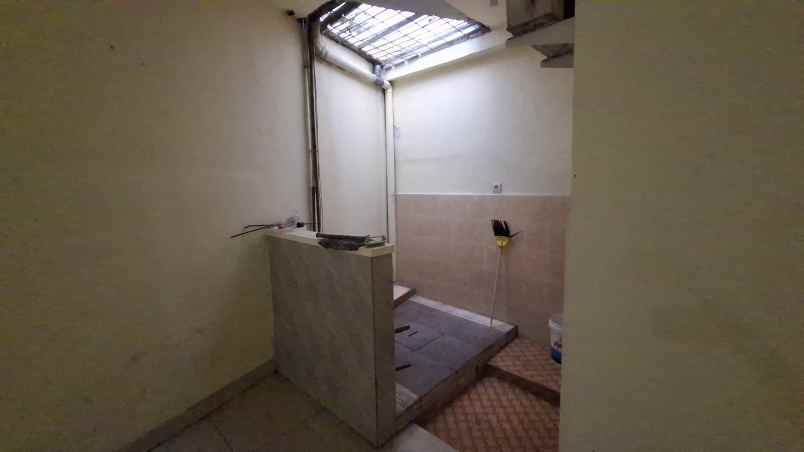 rumah 2 lantai di perumahan bukit permai jember