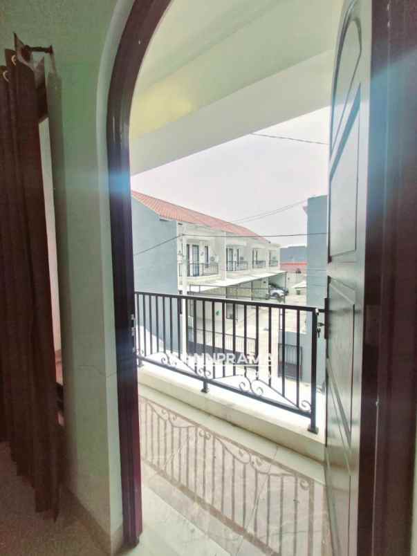 rumah 2 lantai disewakan di grand depok city iml